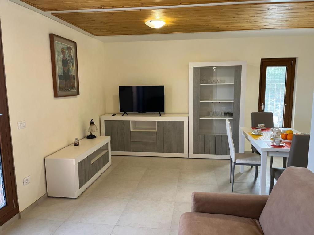 Perla Top Floor Apartment シルミオーネ エクステリア 写真