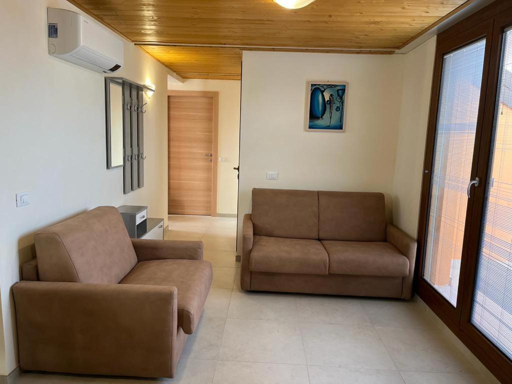 Perla Top Floor Apartment シルミオーネ エクステリア 写真